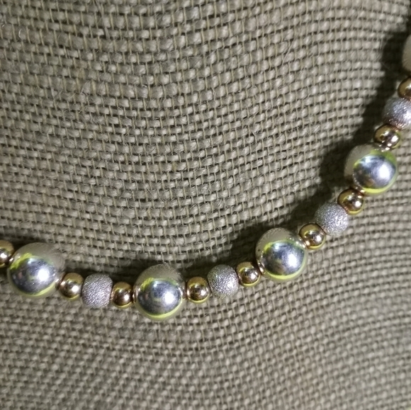 Two tone beaded glitter necklace - Picture 2 of 3